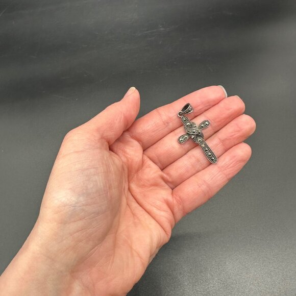 Vintage Sterling Silver Marcasite Knot Cross Pendant 925 One Missing Stone - Picture 6 of 7